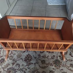 NICE LITTLE MOISES ROCKING CRIB..!!!VINTAGE...