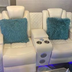 Sofá biplaza de Cuero Sintética con reposapiés eléctrico y reposacabezas, color blanco. Listo Para Recoger. 