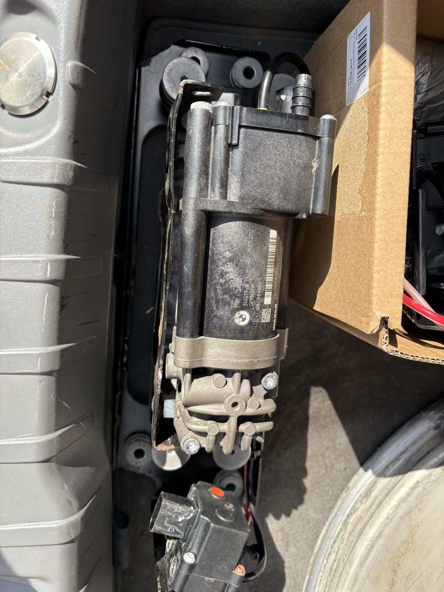 2012 Bmw 750li Xdrive Suspension Compressor