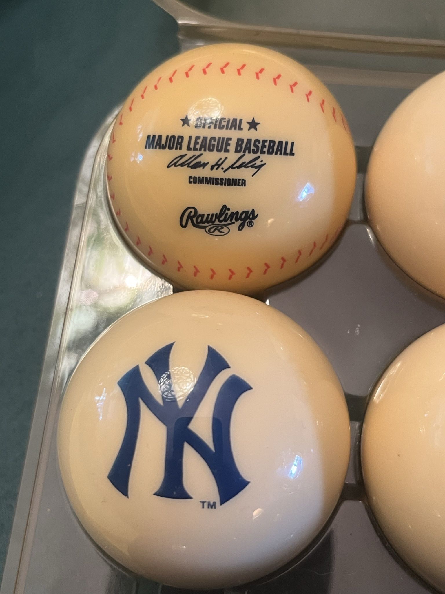 Vintage NY Yankees/Cleveland Indians Billiard Balls