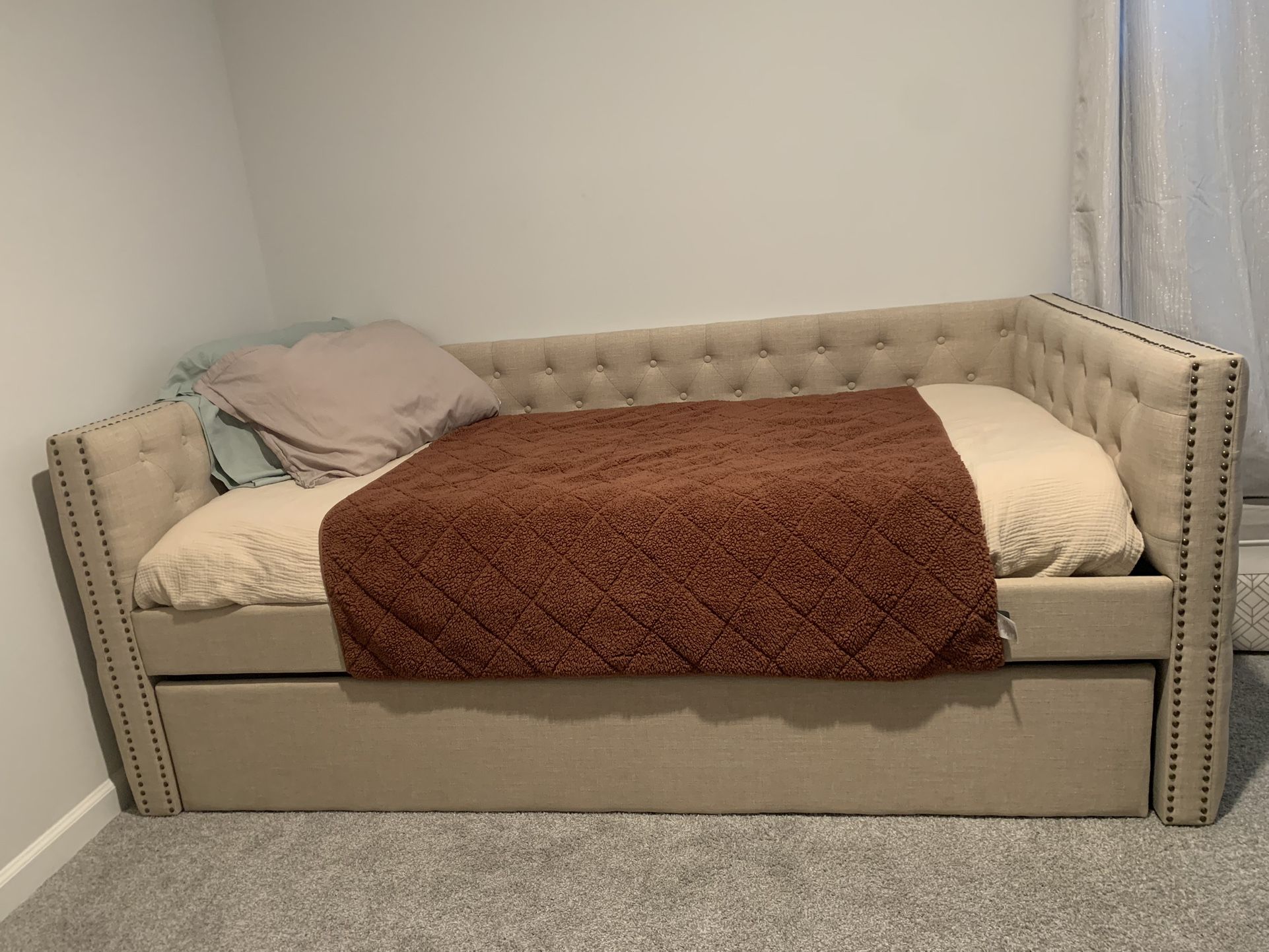 Boho Contemporary Trundle Bed With Mattresses