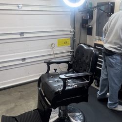 Artist Hand Barber Chair (GOOD CONDITION)