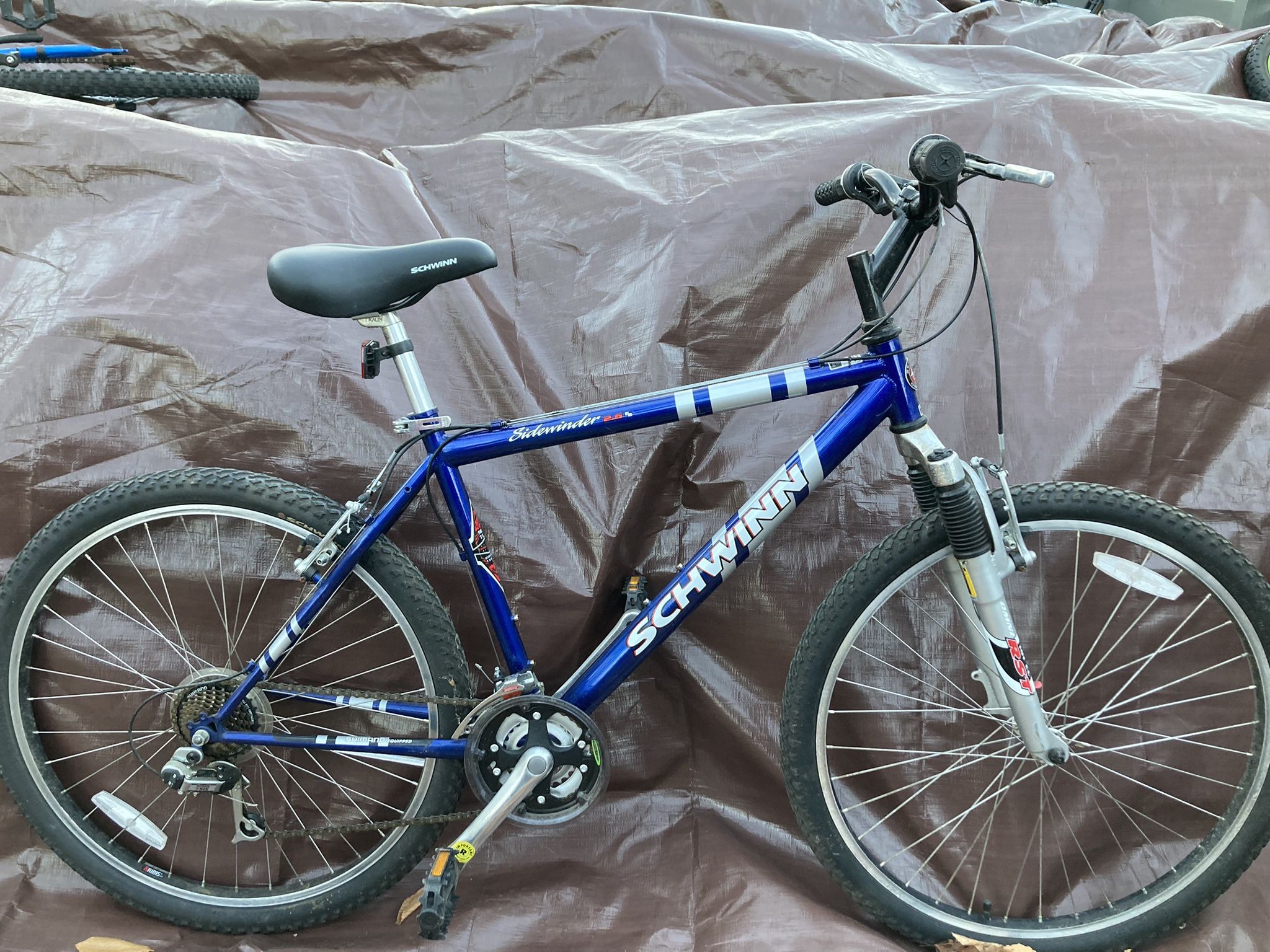 Schwinn 26” front Suspension mens teens mountain bike 