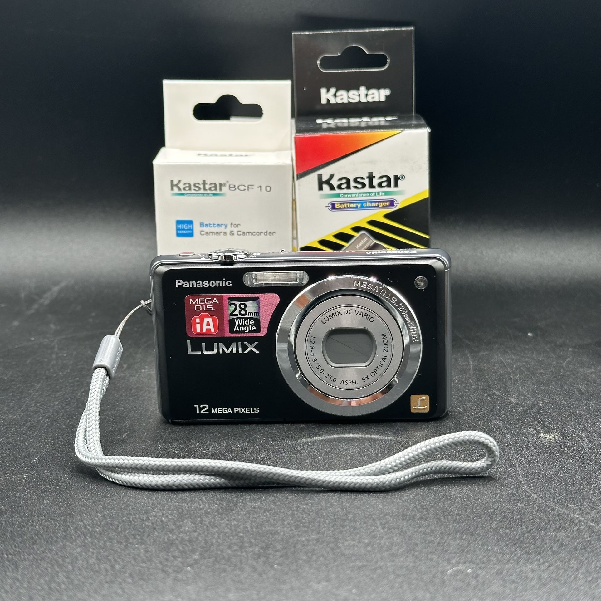 Y2K Panasonic LUMIX DMC-FH1 Compact Digital Camera