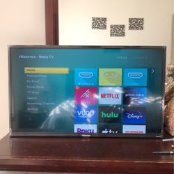 Hisense Roku TV Black 28”
