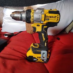 DeWalt Hammer Drill With 5ah Battery