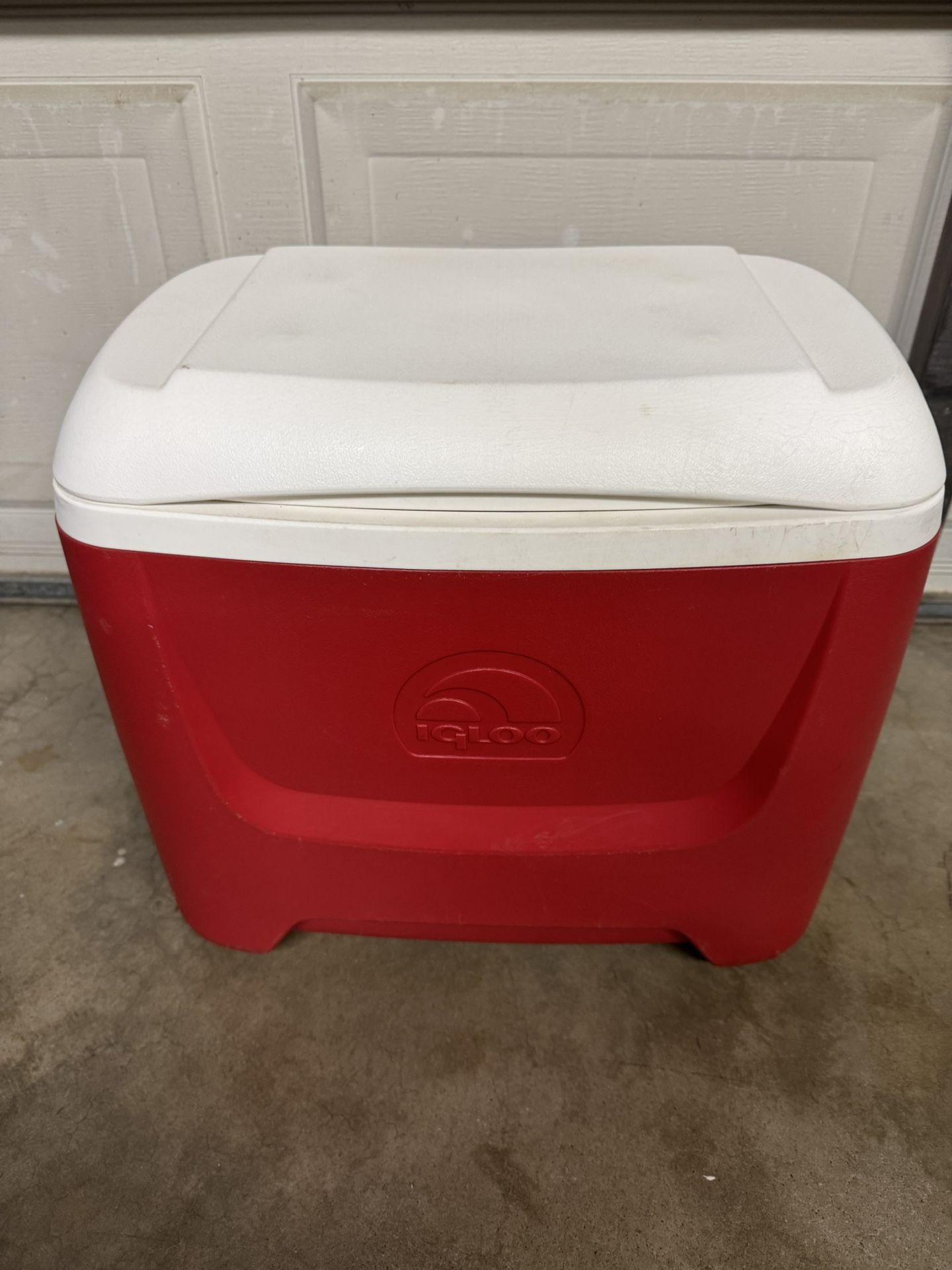 Igloo 28 Quart Ice Chest Cooler. -35ave & Glendale