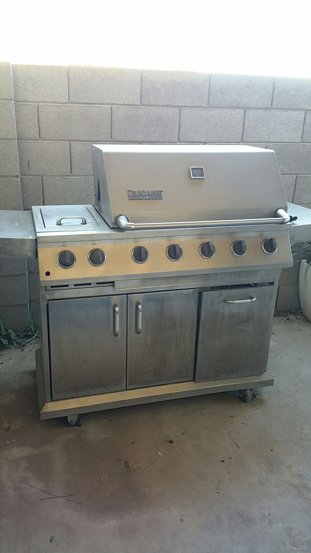 Ducane All Stainless Pro Grill 8 burner for Sale in Glendale, AZ OfferUp
