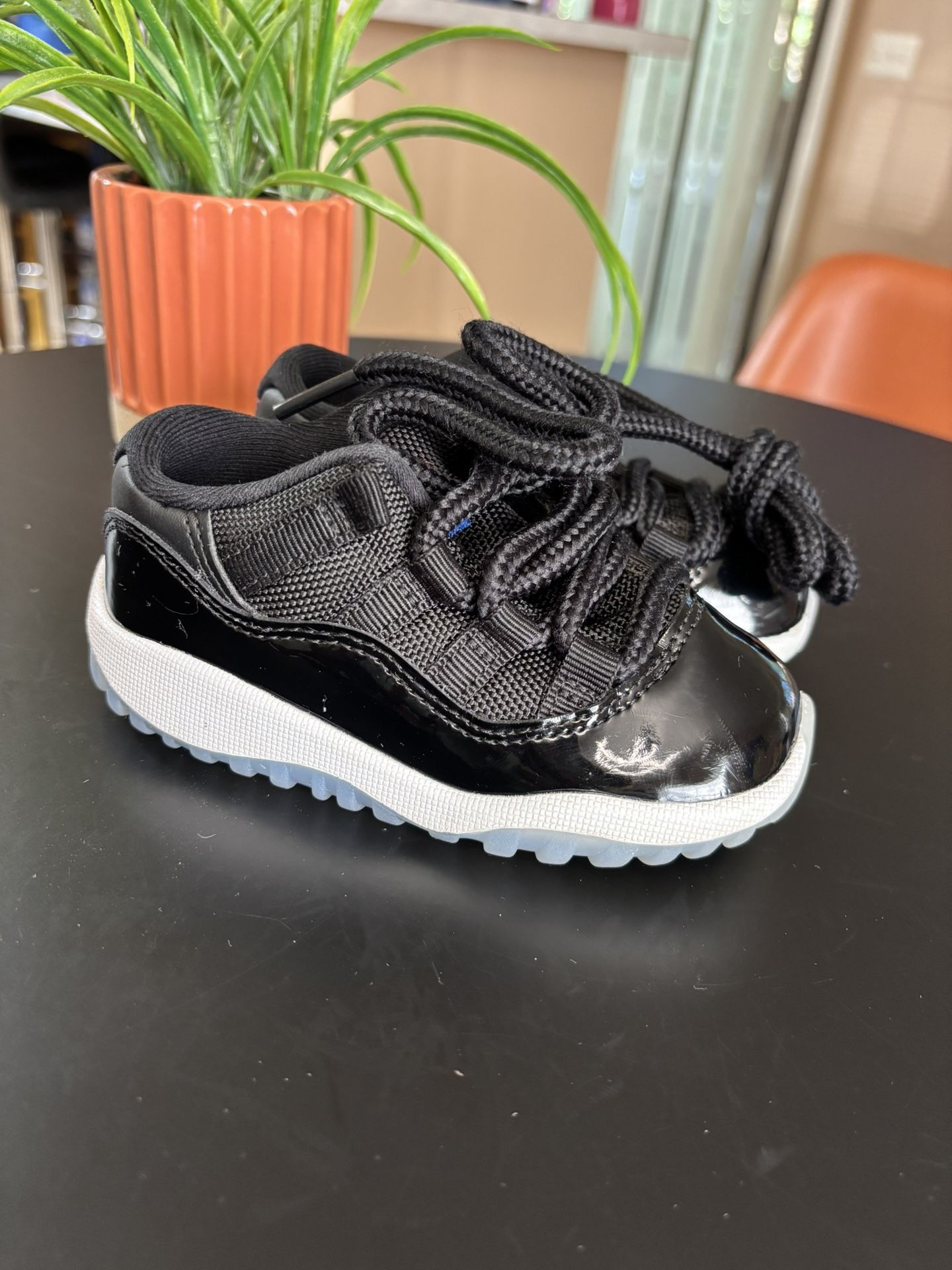 Kids Sneakers -7c