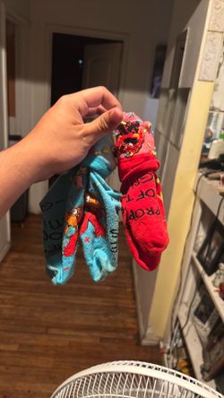 McDonald grinch socks 5$