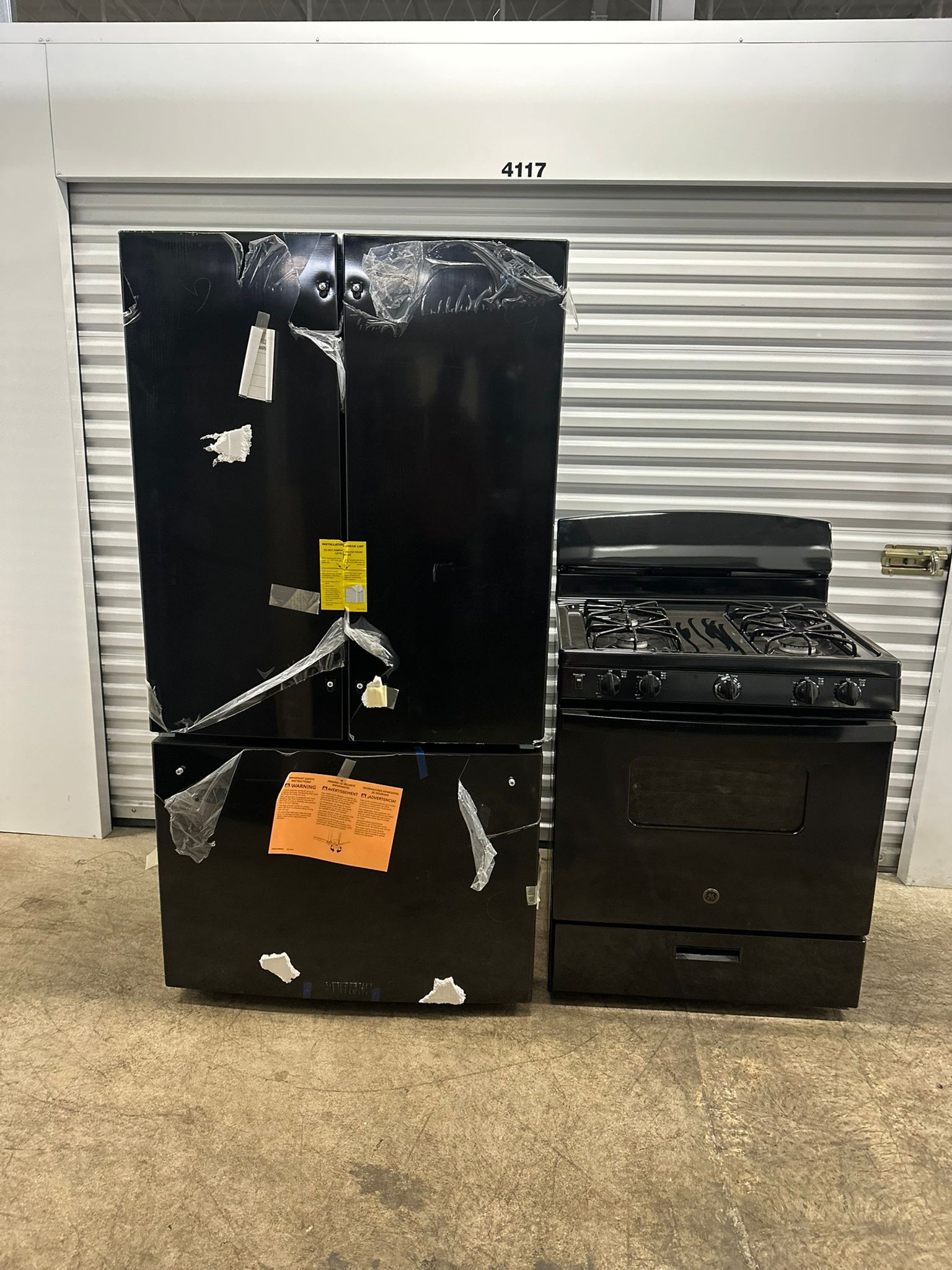 GE Kitchen Set: Black French Door Refrigerator & Gas Stove for Sale!