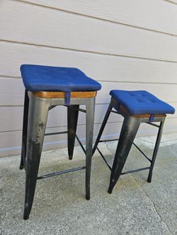 Industrial style Metal Bar Stools with Cushions – Set of 2