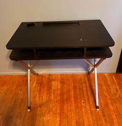 Black Desk