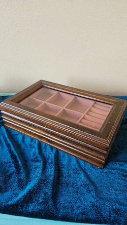 Jewelry box