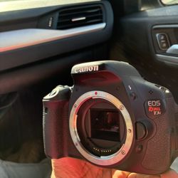 Canon Rebel T3I Body
