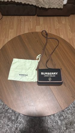 Burberry purse
