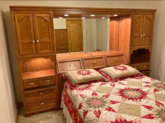 Beautiful Oak Bedroom Set