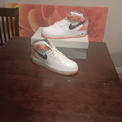 Nike Air Force 1 Mid 07 White/Orange Size 10.5