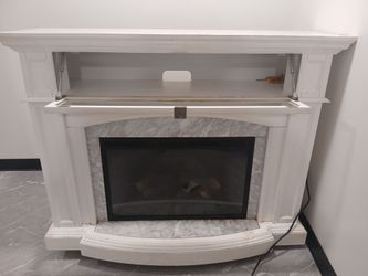 White fire place (works) Negotiable