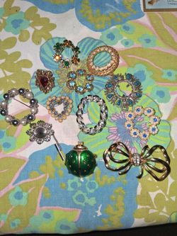 Vintage Costume Brooch Bundle