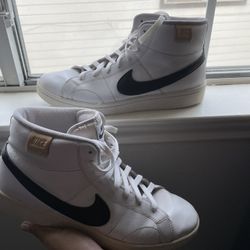 Nike Shoes Size 9