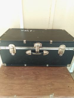   Vintage  Concourse Travel Steamer Trunk   / OBO 