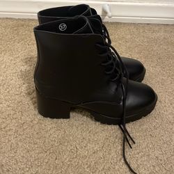 Women’s Black Boots