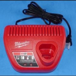 New Milwaukee M12 Lithium Ion 12 Volt Battery Charger 48-59-2401 S87
