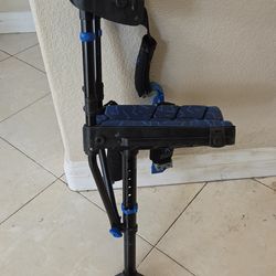 I walk knee crurch and 2 sets of regular crutches