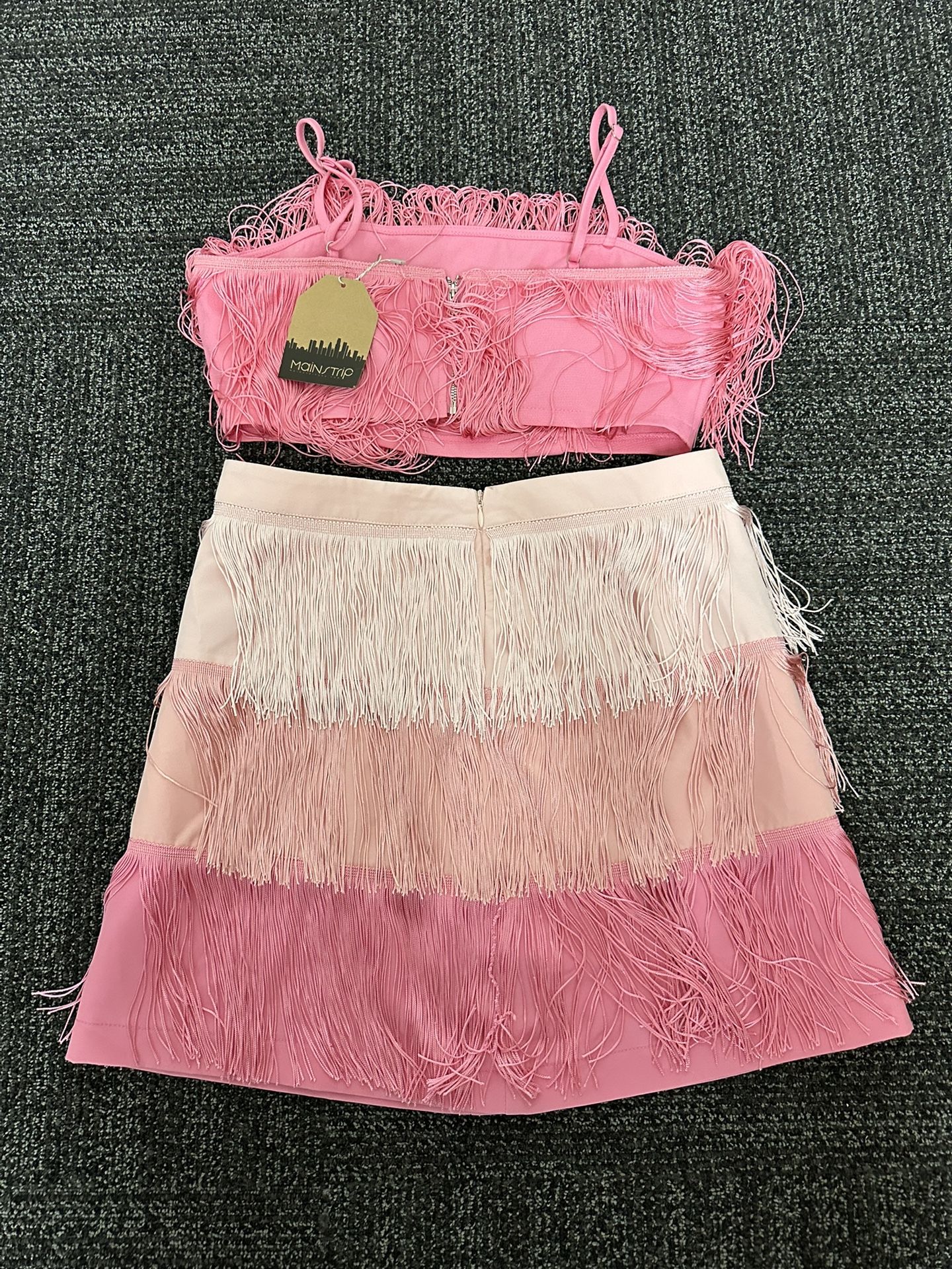 NWT Mains Trip 2-PC Pink Ombre Fringe Set
