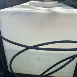 100 Gallon Water Tank 