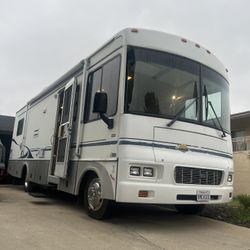 2002 Itasca Sunova Low Miles