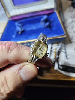 Vintage Non Working Bulova Watch