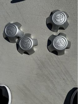 Center cups for Toyota 2006 Tacoma pickup 5 lugs