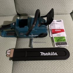 Makita Chainsaw 18” 40v Only Tools 