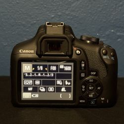 Canon T7