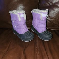 snow boots/winter boots 