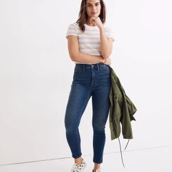 Madewell 10" High-Rise Skinny Jeans in Wendover Wash