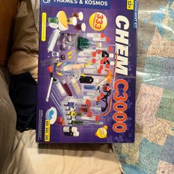 Thames & Kosmos Chem C3000 Homeschool Advanced Chemistry Set