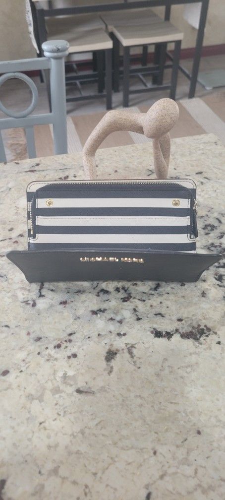 Michael Kors Wallet Blue in color $35