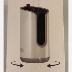 Pet Camera With Treat Tossing 
