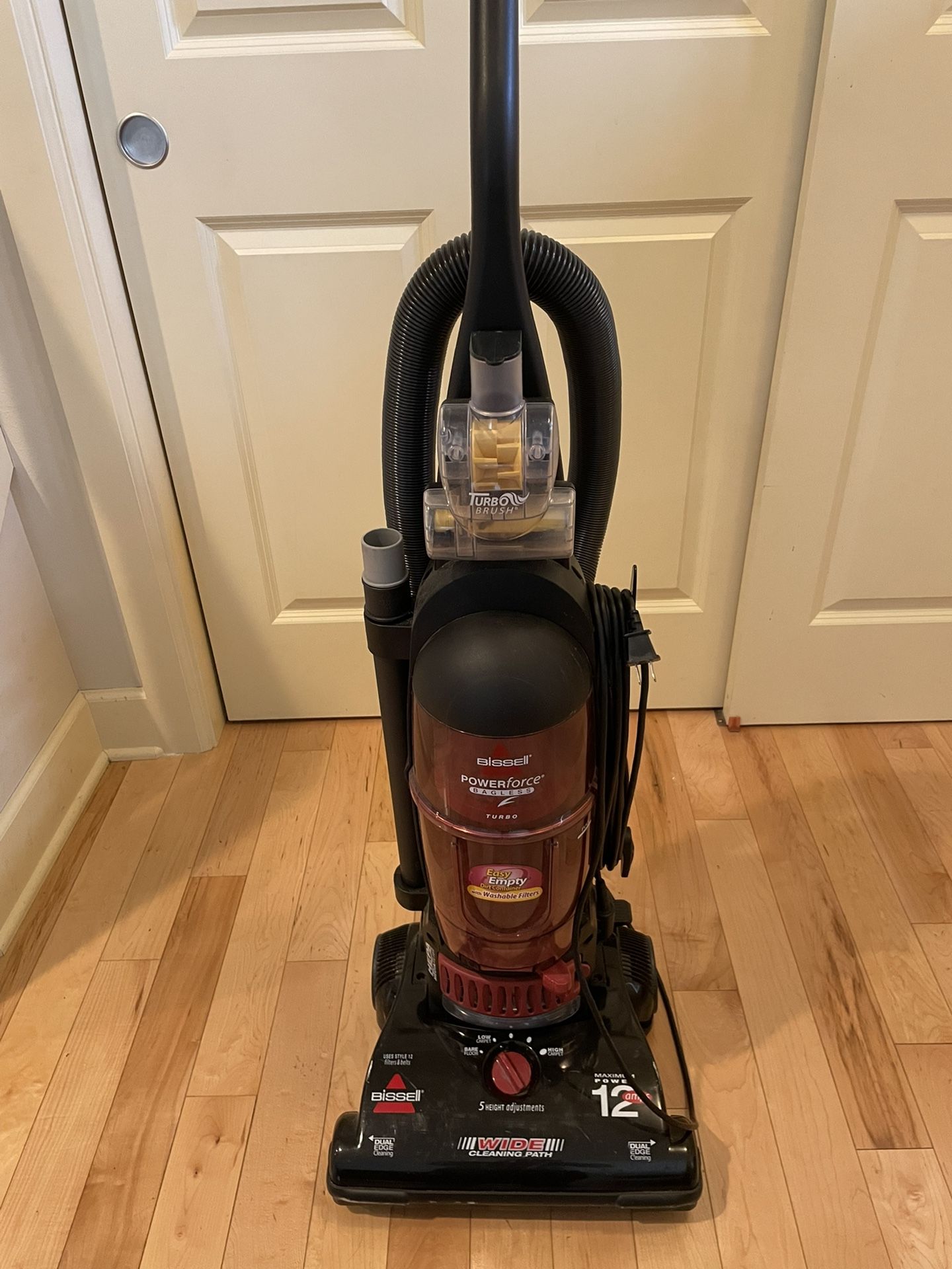 Bissell Vacuum Cleaner - Maximum Power 12 amps