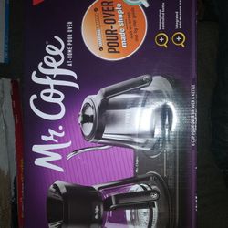 Mr Coffee All In One Pour Over Coffee Maker. Can Use Kcups Or Regular Coffee
