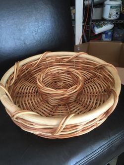 Brand new heavy duty wicker chip & dip tray