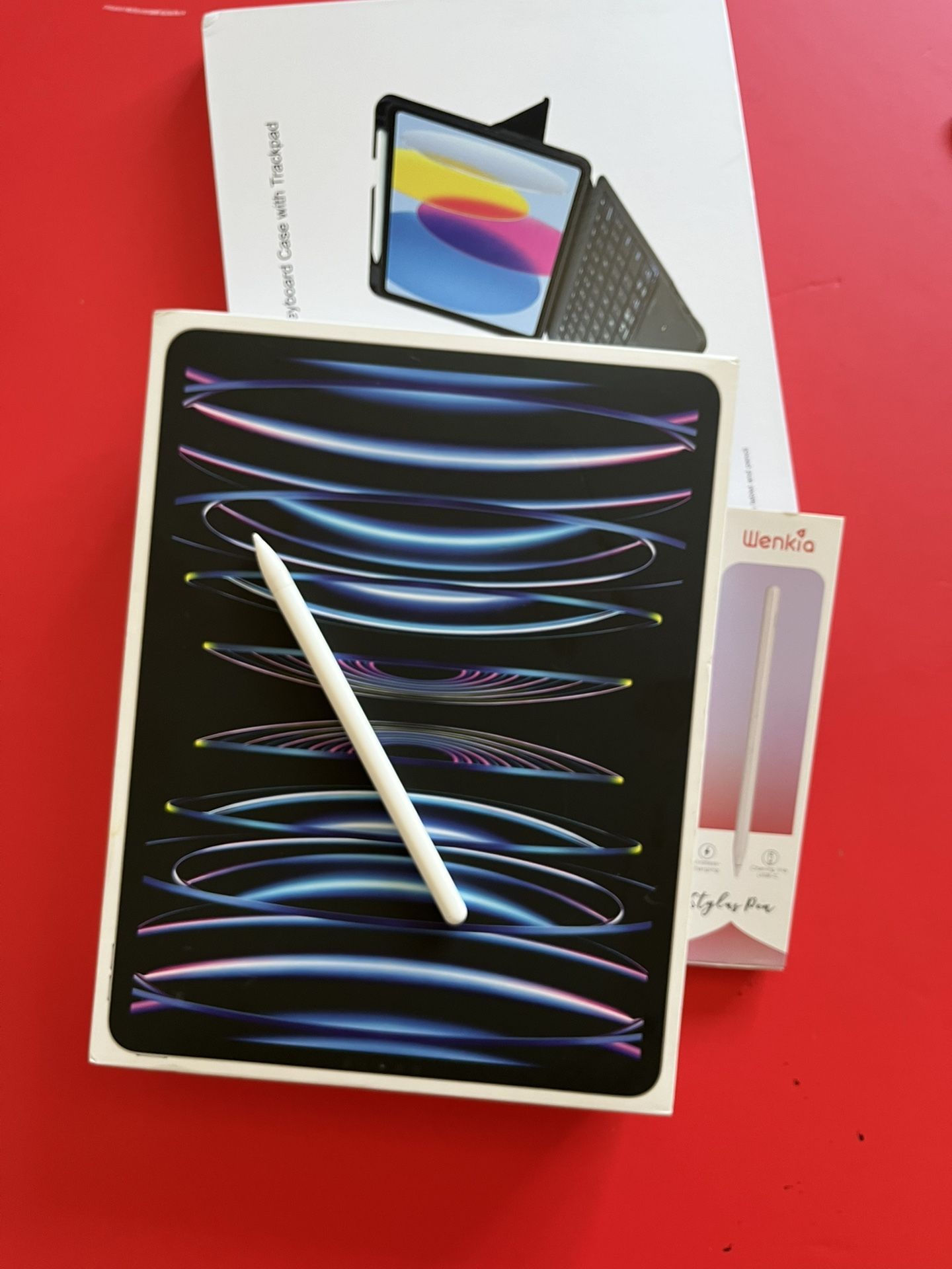Apple iPad Pro 12.9” 6th Generation (M2 Chip / 2022 Model) 256gb with Pencil & Keyboard case