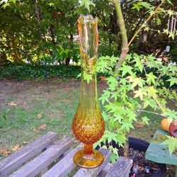 FENTON SWUNG GLASS VASE 