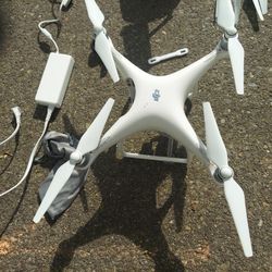 🚁 DJI Phantom 4 Drone + Backpack Case – Great Condition – $650 ($75 Case) 🚁