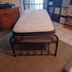 Twin Bed 
