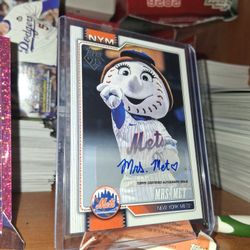 2026 Topps Series 1 "Mrs. Met" Autograph 95/99