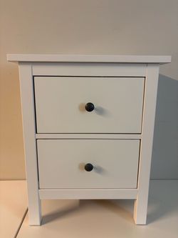 IKEA Hemnes Nightstand 2 Drawers